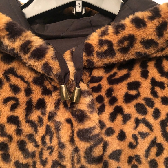 Trina by Trina Turk Leopard Print Reversible Coat - Picture 4 of 5